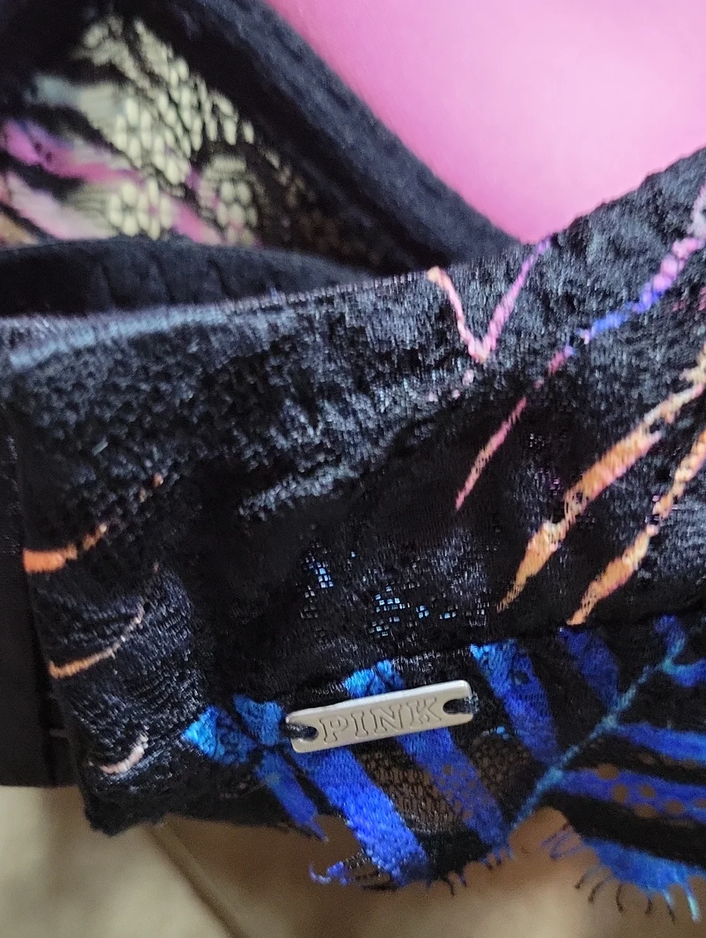 EUC- PINK Victoria’s Secret ‘Palm’ Lace Halter Neck Bralette